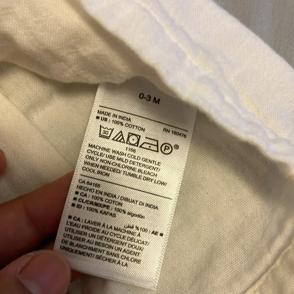 🌸  3/$15 Bundle of baby clothes - Picture 5 of 17